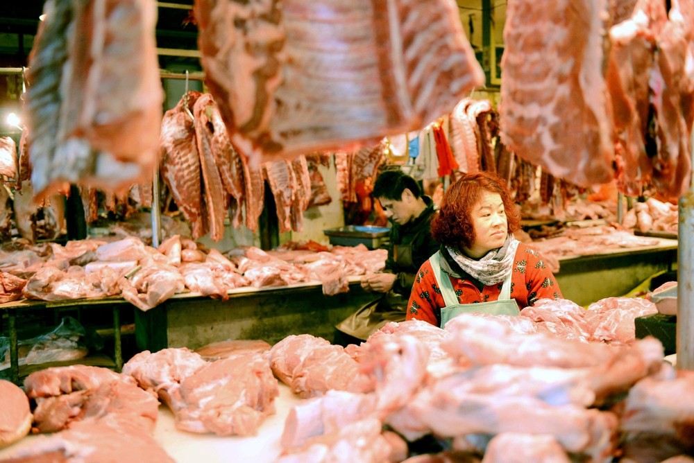 Người Trung Quốc ngốn thịt gần gấp đôi người Việt,  thị trường cực béo bở nhưng 1 điều đang thay đổi khiến nhà sản xuất phải dè chừng - Ảnh 2.