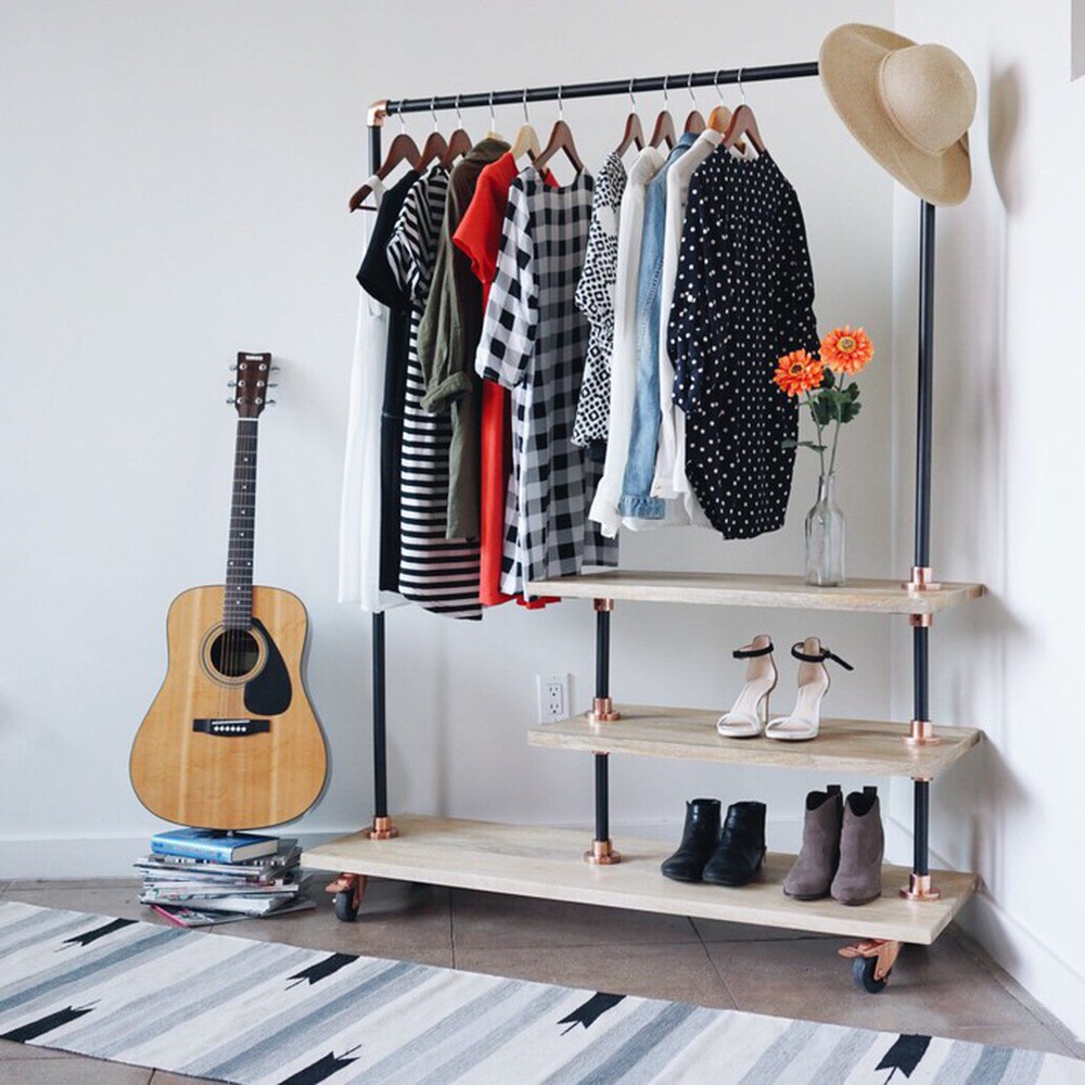 Cách sắp xếp quần áo để phòng bạn lúc nào cũng gọn dù diện tích nhỏ - Ảnh 4.