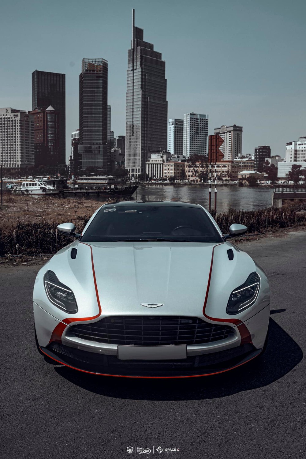 Cứ hơn 2.000km mất hơn 1 tỷ đồng là cách tính giá chiếc Aston Martin DB11 này - Ảnh 2.