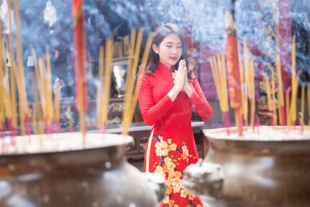 Rằm tháng Giêng, nên cúng ở nhà hay trên chùa? - Ảnh 1. Rằm tháng Giêng, nên cúng ở nhà hay trên chùa? - Ảnh 1.