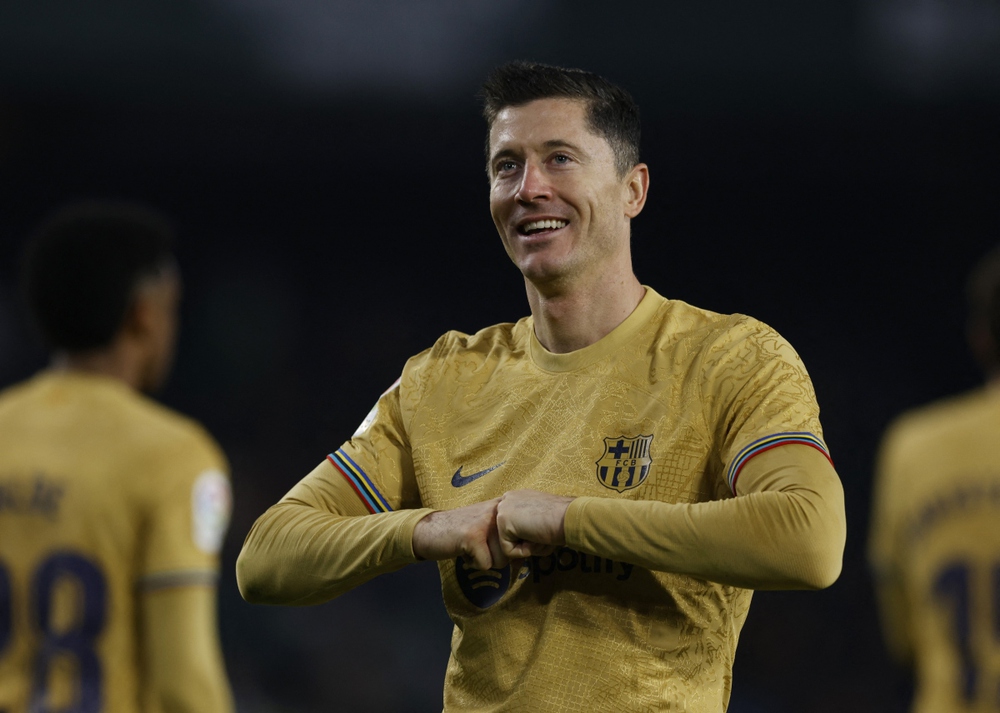 Lewandowski ghi bàn, Barca bỏ cách Real 8 điểm ở La Liga - Ảnh 8. Lewandowski ghi bàn, Barca bỏ cách Real 8 điểm ở La Liga - Ảnh 8.