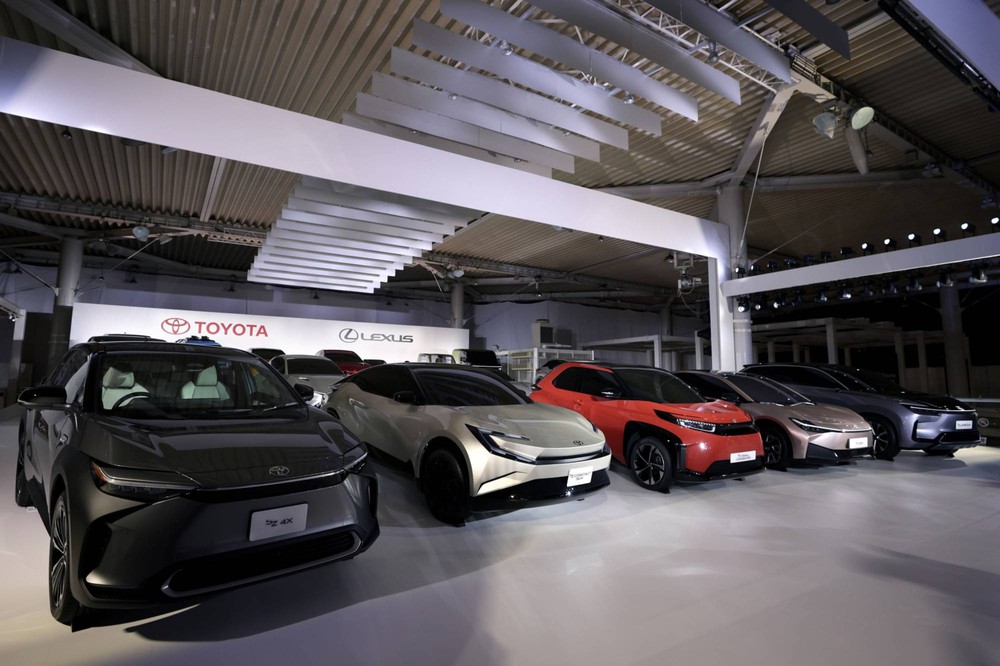 Giám đốc khoa học của Toyota: ‘Xe điện gây hại cho cả người dùng và môi trường’ - Ảnh 1.