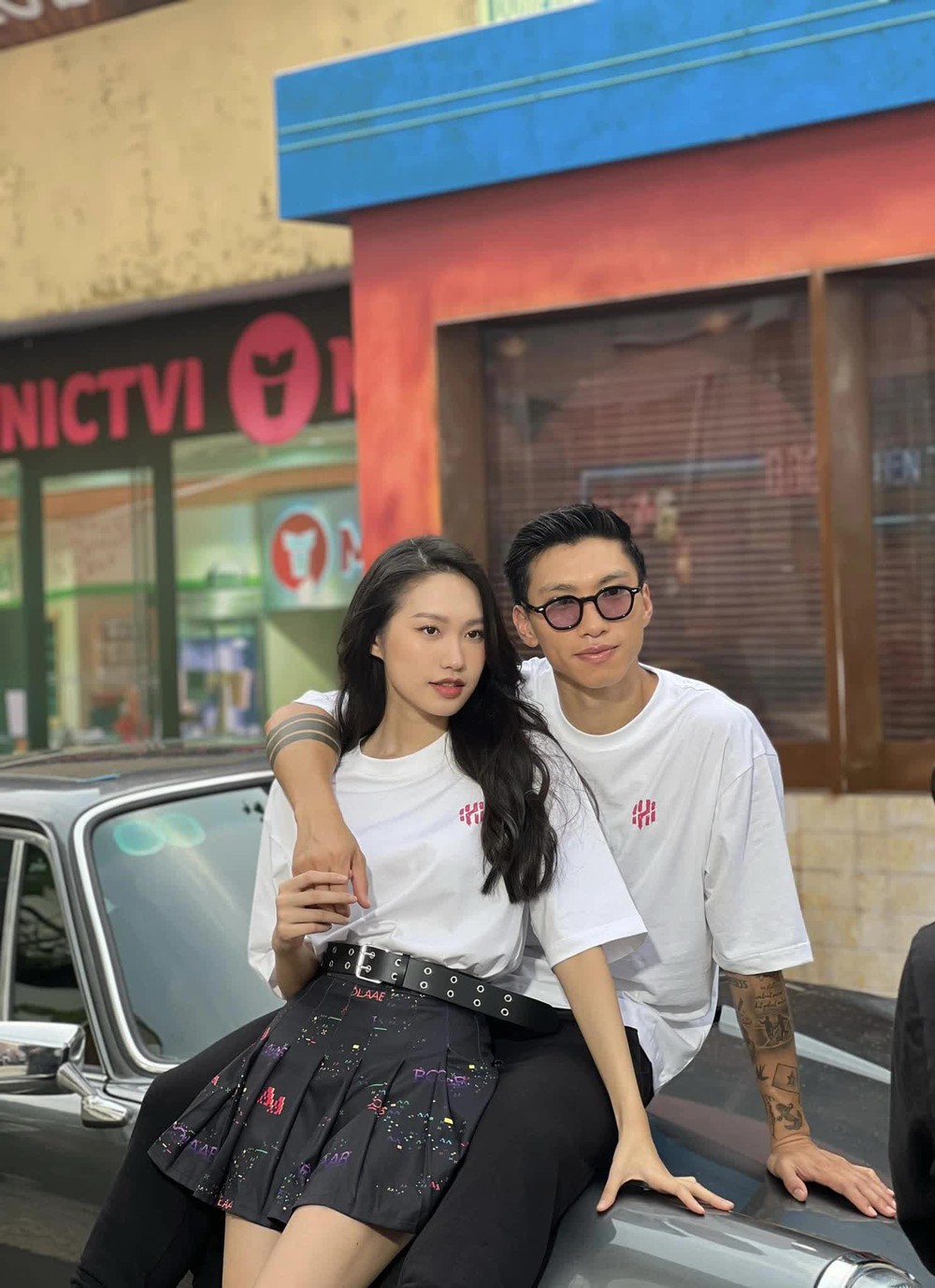 Dàn “hậu phương” tháo vát của làng bóng đá Việt, một người kín tiếng nhưng “quản” cả sự nghiệp của chồng