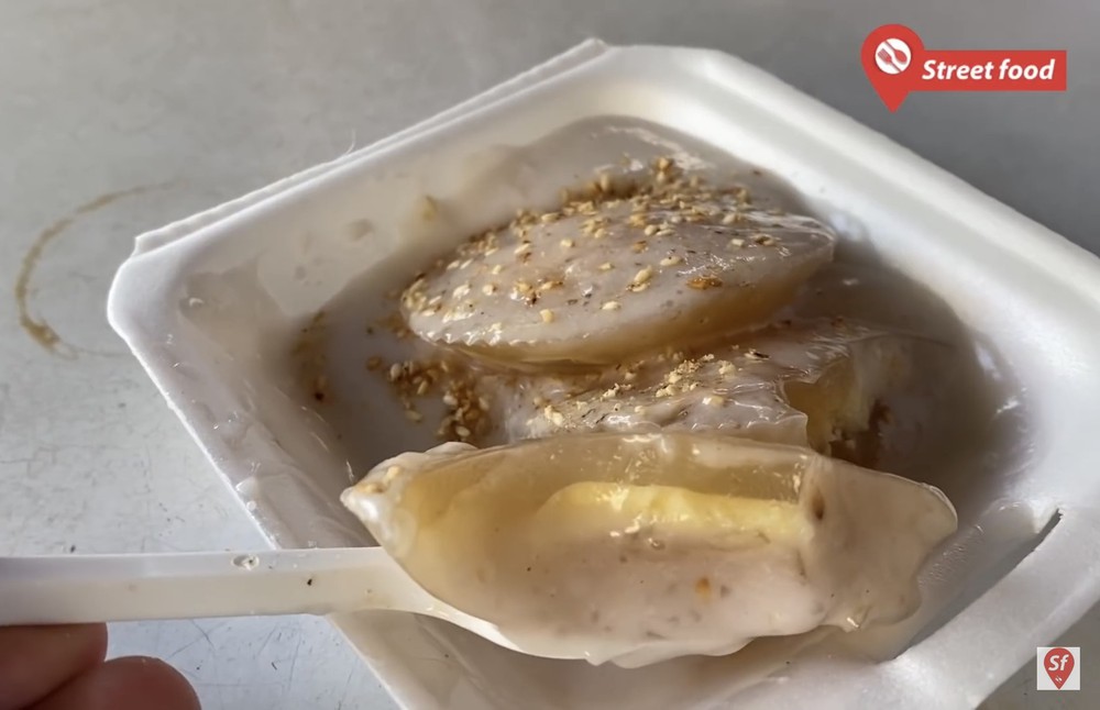 Ở An Giang có loại bánh lạ gần như thất truyền, chỉ còn lại 1 nơi bán, ăn vào mát như thạch sương sa