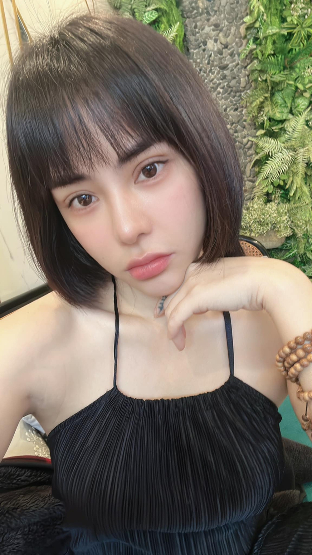 Bạn gái hơn 6 tuổi của Huỳnh Anh công khai tiếp tục thẩm mỹ