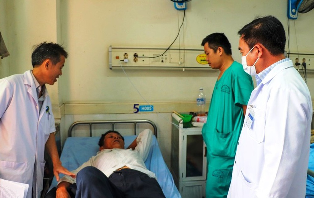 Nhiều nạn nhân vụ va chạm ô tô khiến 10 người tử vong ở Quảng Nam được xuất viện - Ảnh 1.