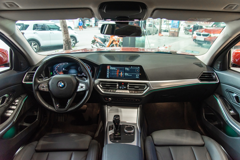 Xe lắp ráp rẻ cả trăm triệu, chiếc BMW 320i nhập này cũng xuống giá hơn 1 tỷ đồng chỉ sau hơn 3 năm sử dụng - Ảnh 9.