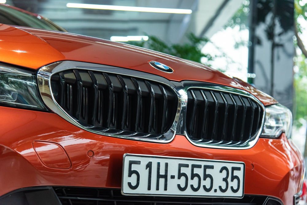 Xe lắp ráp rẻ cả trăm triệu, chiếc BMW 320i nhập này cũng xuống giá hơn 1 tỷ đồng chỉ sau hơn 3 năm sử dụng - Ảnh 2.