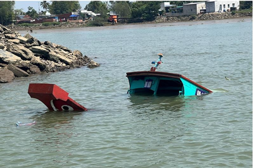 Khởi tố vụ lật thuyền làm một thai phụ tử vong trên sông Đồng Nai - Ảnh 1.