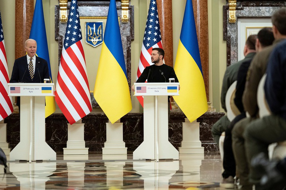 Toàn cảnh chuyến thăm Ukraine qua mặt được tất cả của Tổng thống Joe Biden - Ảnh 6.