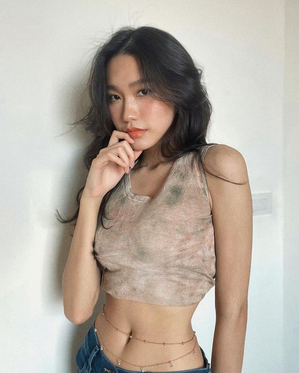 Doãn Hải My tiết lộ bí quyết sở hữu vòng eo con kiến