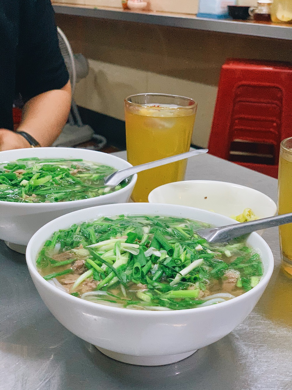 Nhan nhản các hàng phở Thìn Lò Đúc mọc lên khắp nơi, dân tình hoang mang vì không biết nên ăn ở đâu