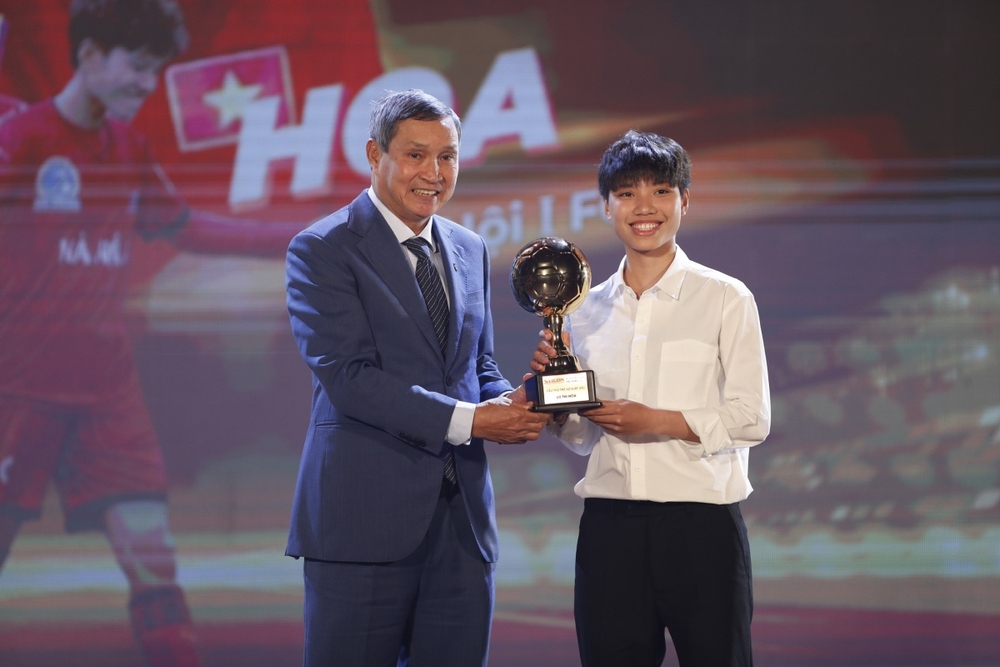 Trực tiếp Lễ trao giải Quả bóng Vàng Việt Nam 2022 - Ảnh 1.