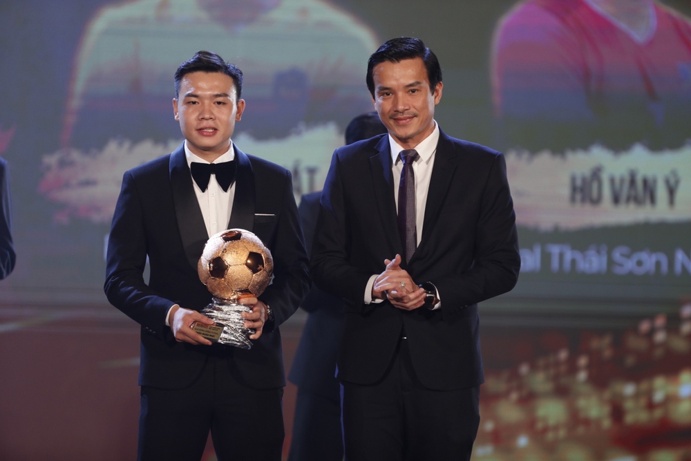 Trực tiếp Lễ trao giải Quả bóng Vàng Việt Nam 2022 - Ảnh 1.