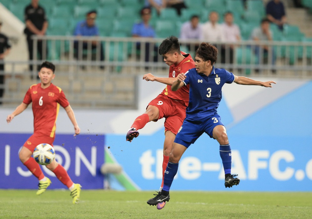 HLV Troussier quy hoạch quân bầu Hiển cho SEA Games 32, danh sách U22 Việt Nam được hé lộ - Ảnh 2.