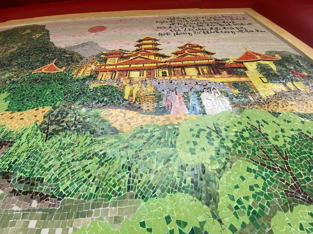 Chiêm ngưỡng 16 bức tranh sứ độc bản đạt kỷ lục Việt Nam tại chùa Quán Thế Âm - Ảnh 10.