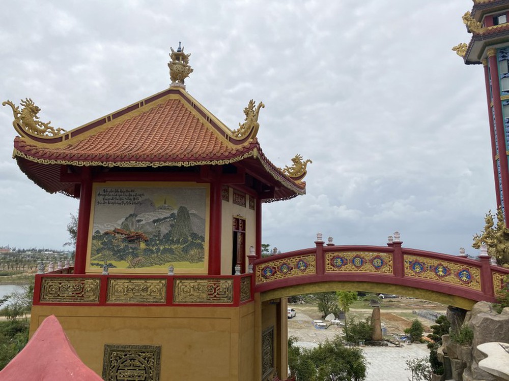 Chiêm ngưỡng 16 bức tranh sứ độc bản đạt kỷ lục Việt Nam tại chùa Quán Thế Âm - Ảnh 5.