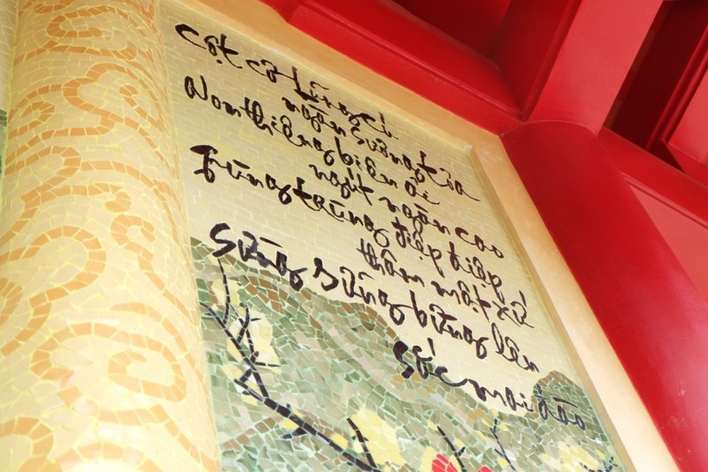 Chiêm ngưỡng 16 bức tranh sứ độc bản đạt kỷ lục Việt Nam tại chùa Quán Thế Âm - Ảnh 20.