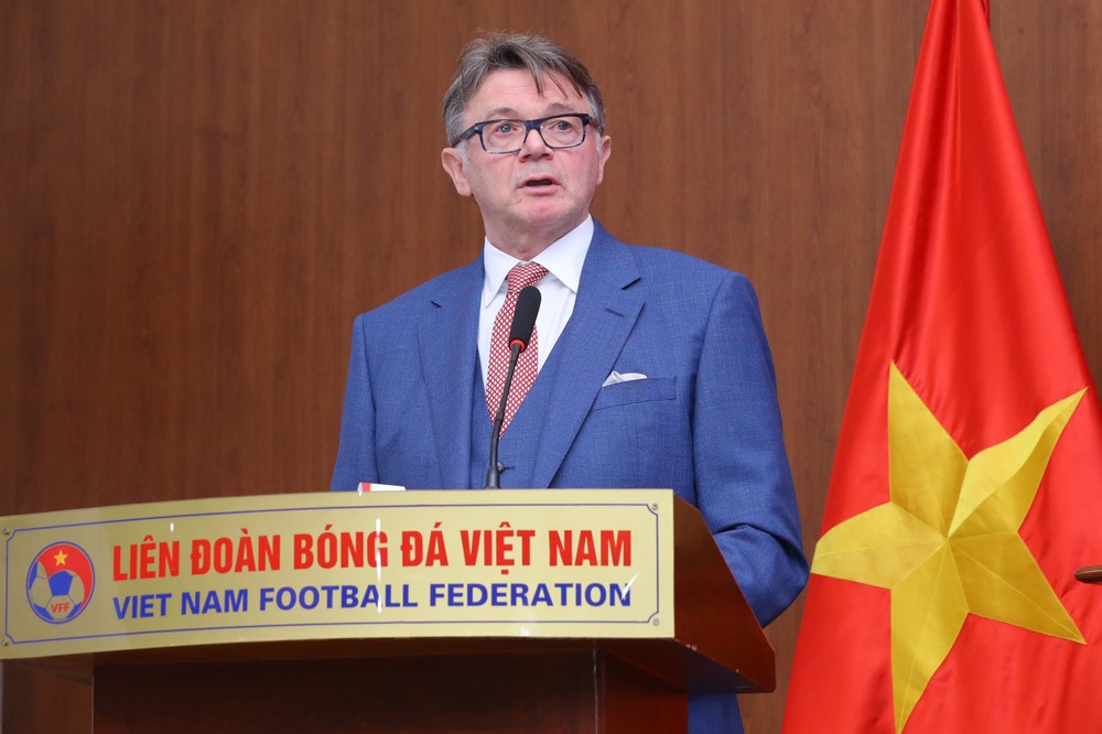 HLV Troussier: SEA Games là tiền đề để tôi hướng tới World Cup cùng tuyển Việt Nam - Ảnh 2.