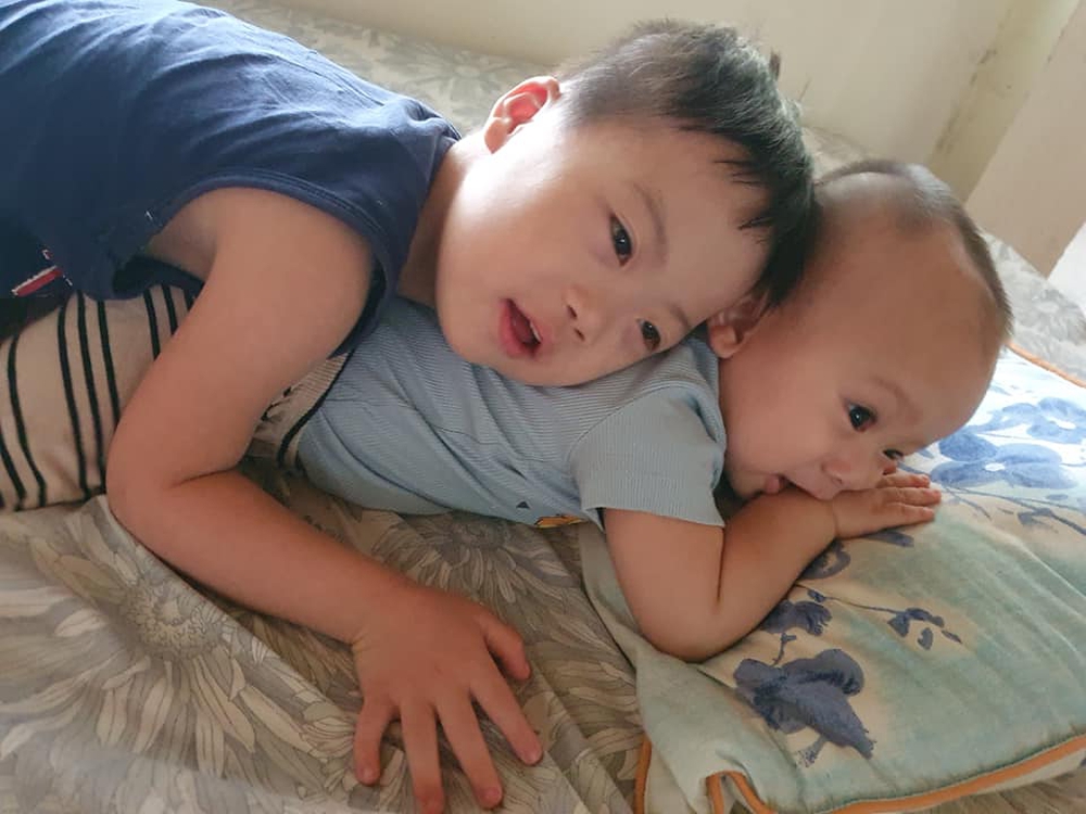 Tâm thư xúc động mẹ gửi con trai bị bệnh Down: Con là nguồn sống, niềm tự hào của mẹ