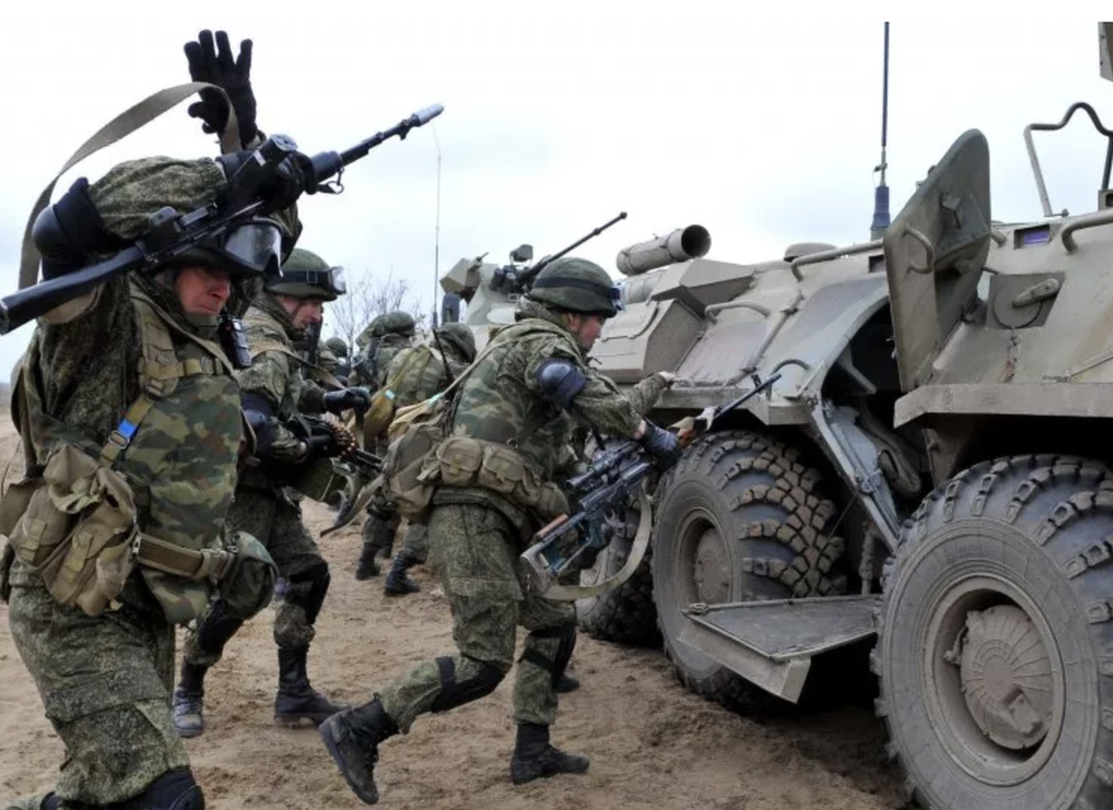 Bộ trưởng Quốc phòng Ukraine: Nga dồn nửa triệu quân sát biên giới cho đợt tấn công mới - Ảnh 1.