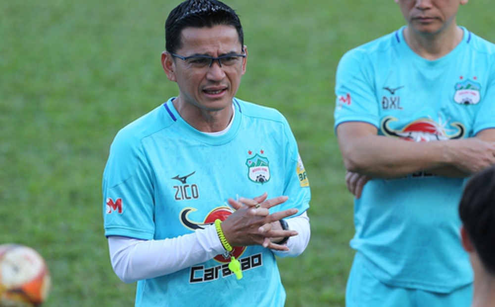 HLV Kiatisuk: 'Bầu Đức muốn đôn lứa cầu thủ HAGL lên đội hình U23 Việt Nam đá SEA Games tới'
