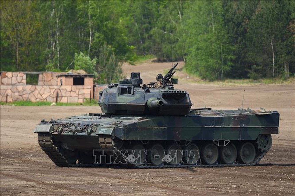 Đức phê duyệt xuất khẩu xe tăng Leopard-1 cho Ukraine - Ảnh 1.