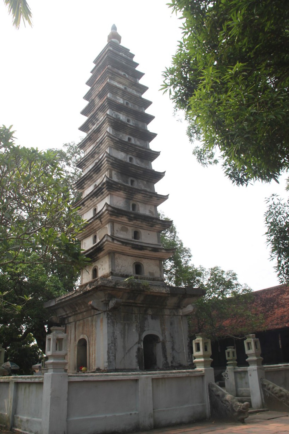 Ngôi chùa cổ có 3 bảo vật quốc gia - Ảnh 1.