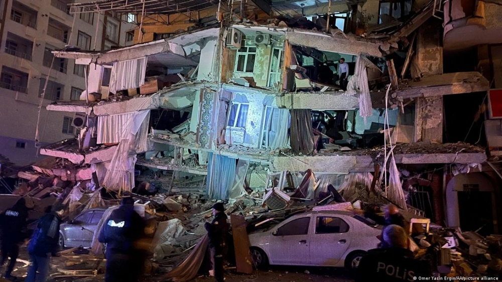 Toàn cảnh trận động đất làm rung chuyển Syria và Thổ Nhĩ Kỳ, 560 người thiệt mạng - Ảnh 2.