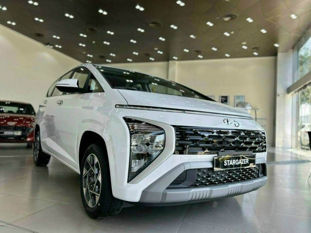 Đại lý giảm giá sốc Hyundai Stargazer còn 515 triệu: Rẻ và nhiều trang bị hấp dẫn hơn Xpander - Ảnh 3.