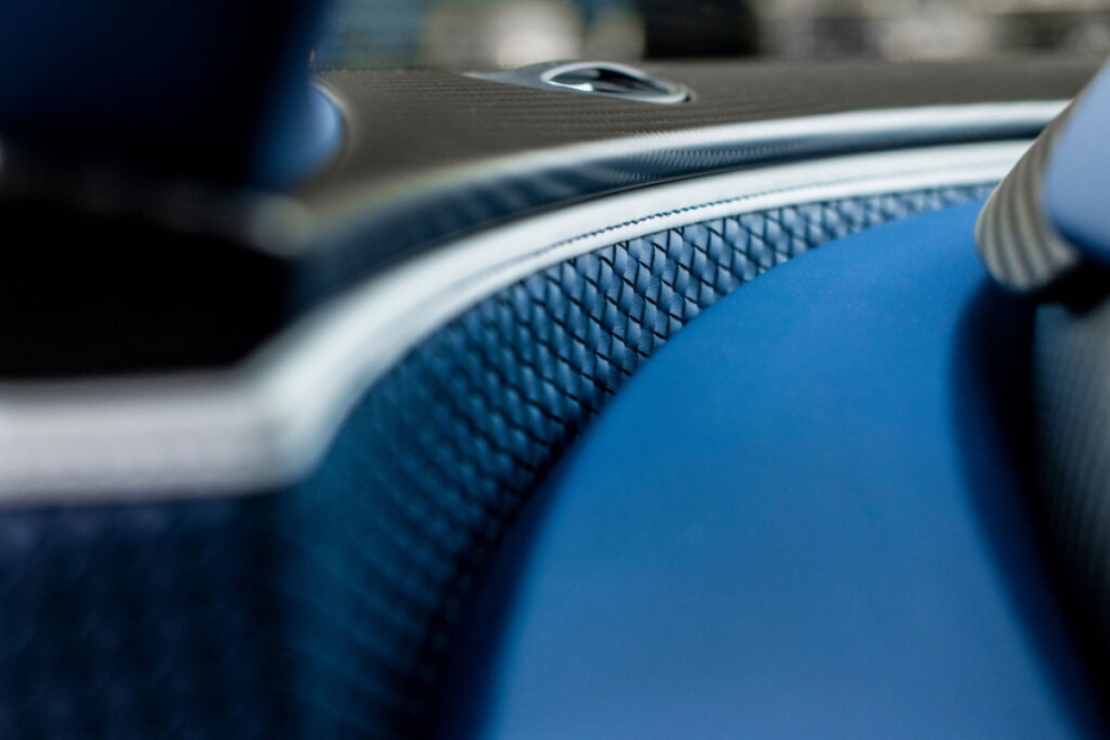 Bugatti Chiron Profilée trở thành chiếc xe mới đắt nhất từng được bán đấu giá - Ảnh 27.