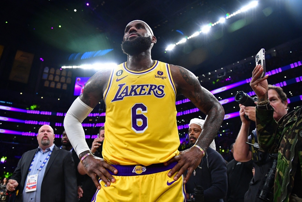 LeBron James trở thành tay ném vĩ đại nhất lịch sử NBA - Ảnh 2.