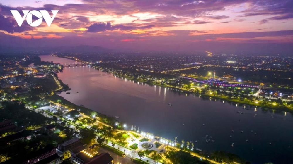 Vẻ đẹp thơ mộng của thành phố Huế nhìn từ trên cao - Ảnh 9.