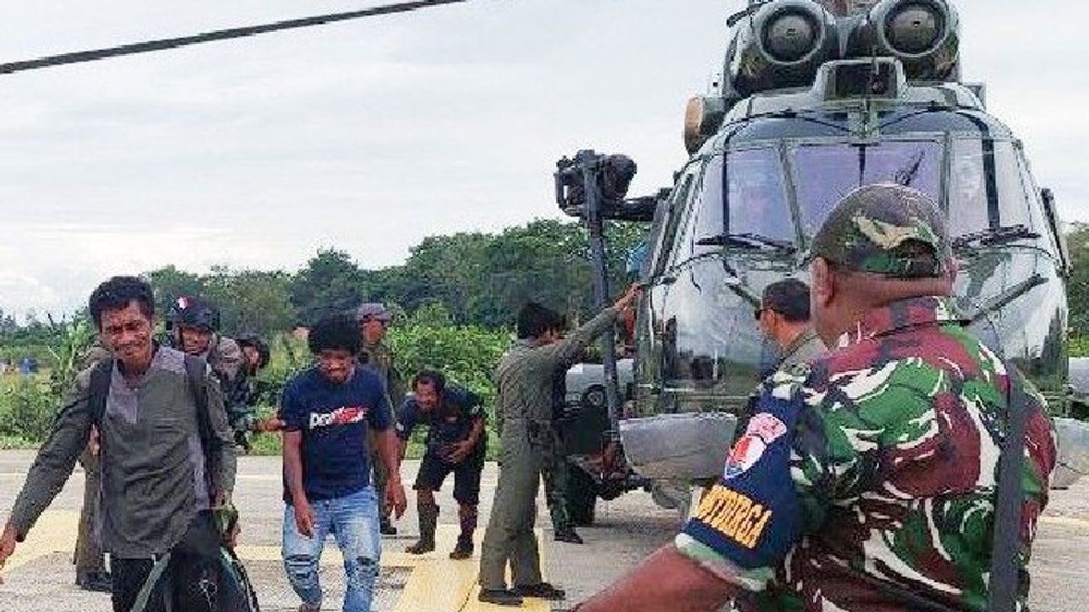 Indonesia giải cứu toàn bộ hành khách trên máy bay bị phiến quân phóng hỏa - Ảnh 1.