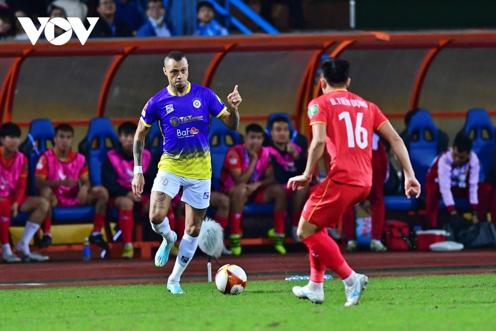 TRỰC TIẾP Hà Nội FC 0 - 0 Công an Hà Nội: Đôi công rực lửa, bàn thắng rất gần - Ảnh 1.