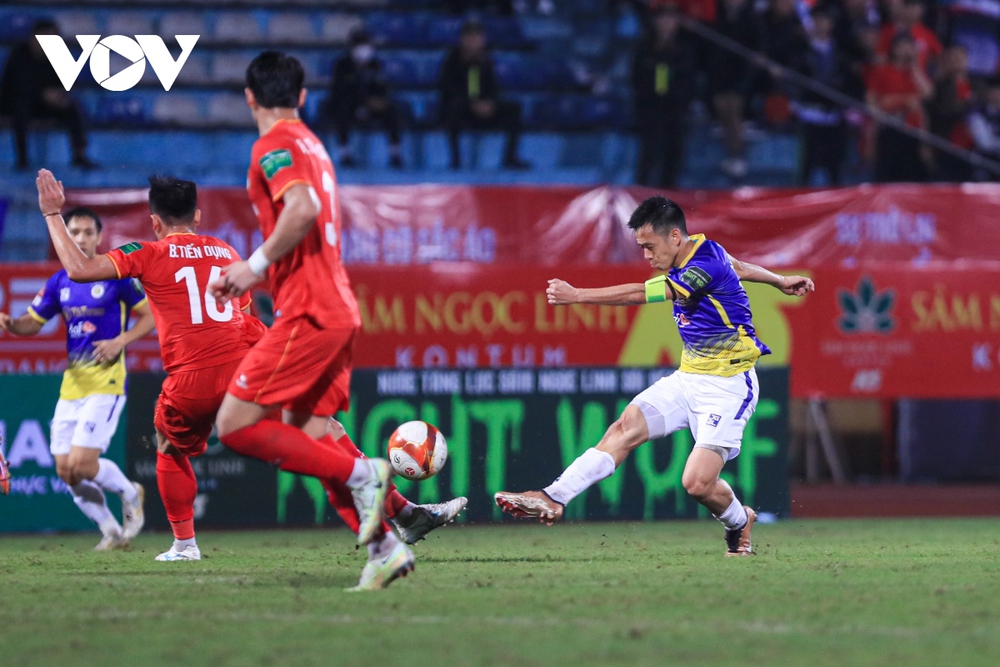 TRỰC TIẾP Hà Nội FC 0 - 0 Công an Hà Nội: Căng như dây đàn - Ảnh 1.