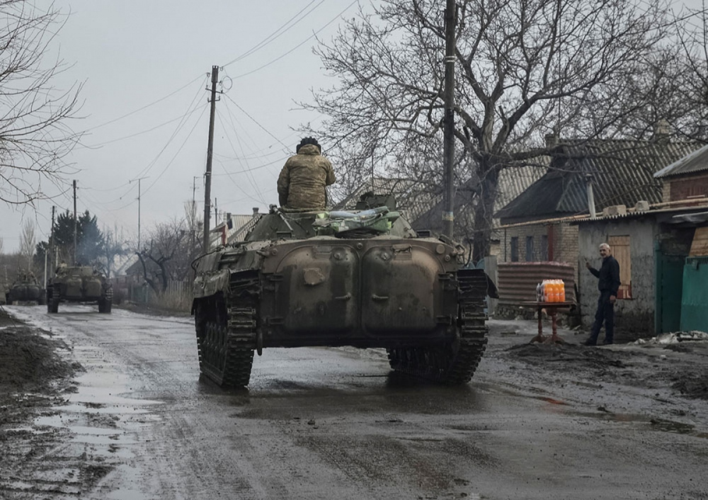 Quan chức Ukraine nói về việc rút quân chiến lược khỏi Bakhmut - Ảnh 1.