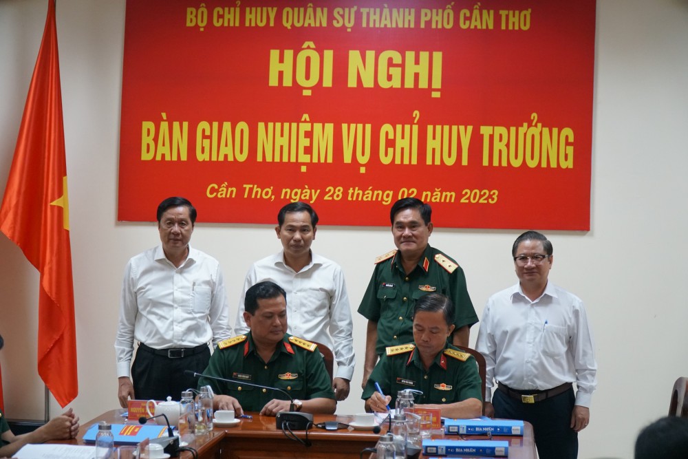Bổ nhiệm Đại tá Chiêm Thống Nhất giữ chức Phó Tư lệnh kiêm Tham mưu trưởng Quân khu 9 - Ảnh 1.