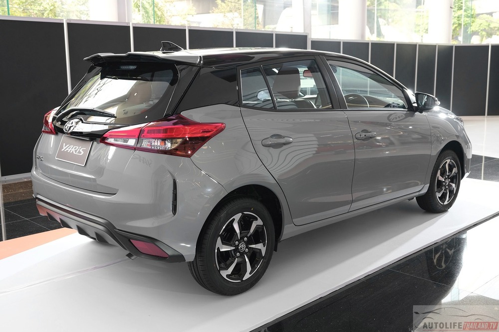 Toyota Yaris mới ra mắt này là bản xem trước Vios 2023 sắp bán ở Việt Nam: Mặt trước hầm hố, thêm công nghệ - Ảnh 4.