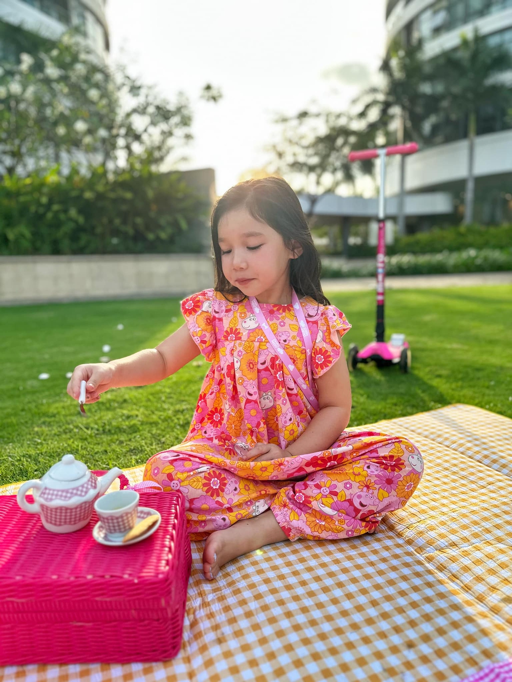 Con gái hỏi về cái chết, siêu mẫu Hà Anh có câu trả lời nhận được nhiều lời khen