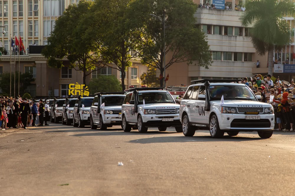 Đưa dàn SUV trăm tỷ đi lễ hội, ông Đặng Lê Nguyên Vũ giải thích: ‘Mang siêu xe sẽ khiến nhiều người hiểu nhầm’ - Ảnh 1.