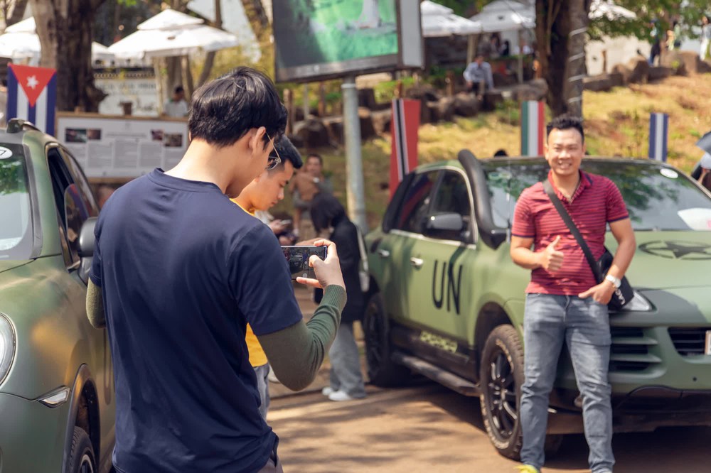 Đưa dàn SUV trăm tỷ đi lễ hội, ông Đặng Lê Nguyên Vũ giải thích: ‘Mang siêu xe sẽ khiến nhiều người hiểu nhầm’ - Ảnh 11.