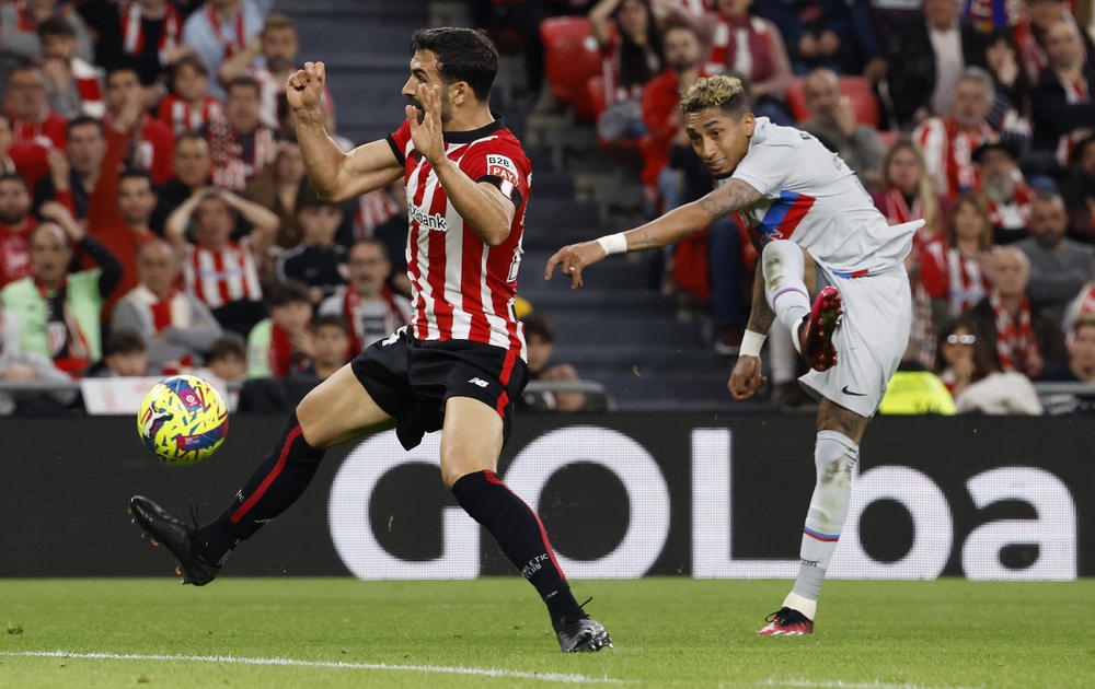 Raphinha và VAR giúp Barca vượt ải Athletic Bilbao - Ảnh 4.