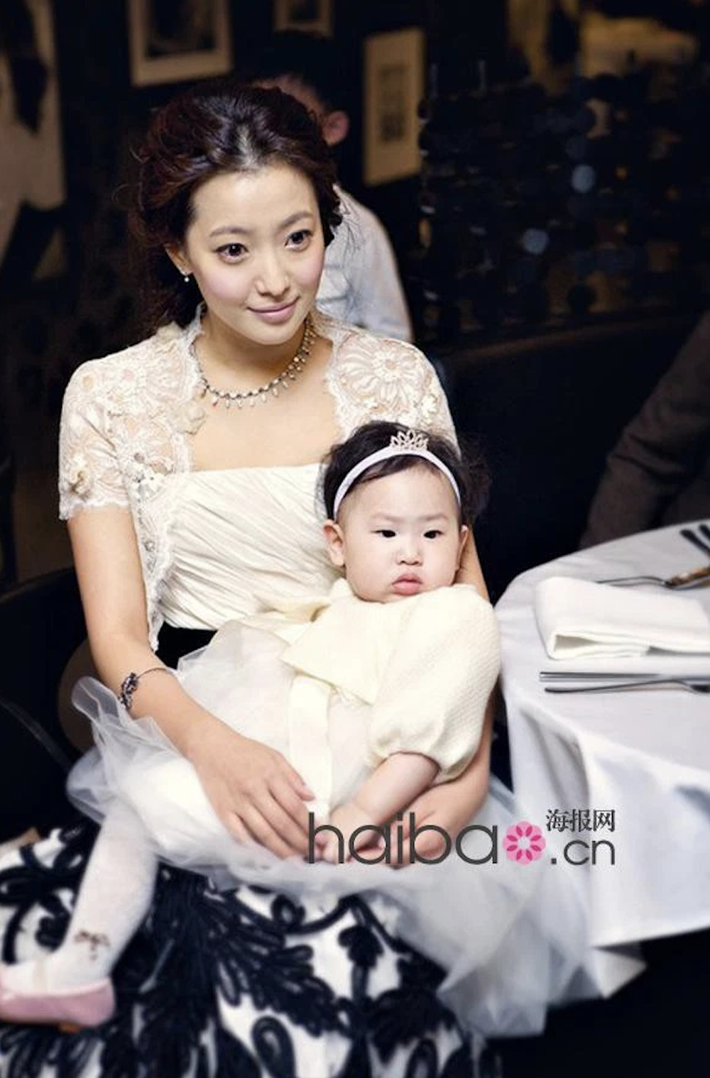Bất ngờ với ngoại hình ở tuổi 15 của con gái Kim Hee Sun, liệu trưởng thành có trở thành đại mỹ nhân như mẹ? - Ảnh 2.