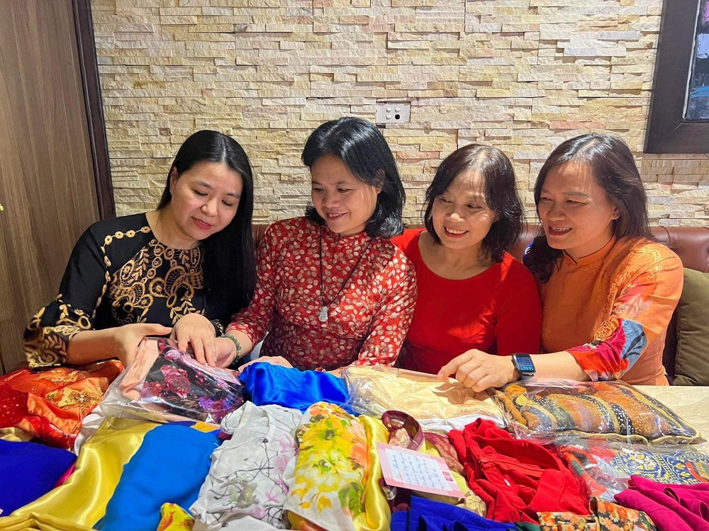 Cậu bé 12 tuổi sống ở Pháp nhưng luôn đam mê quảng bá văn hoá Việt: Là người khởi xướng dự án cực hay ho về áo dài