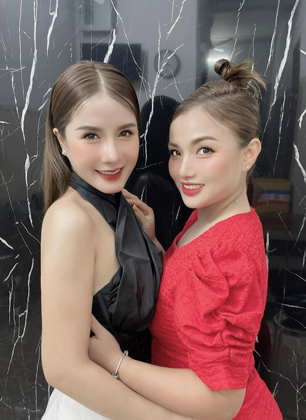 Tất tần tật về Bà Nhân Vlog trong drama thụ tinh nhân tạo đang hot: Bạn thân Quỳnh Trần JP, cũng làm YouTube theo phong cách “na ná”