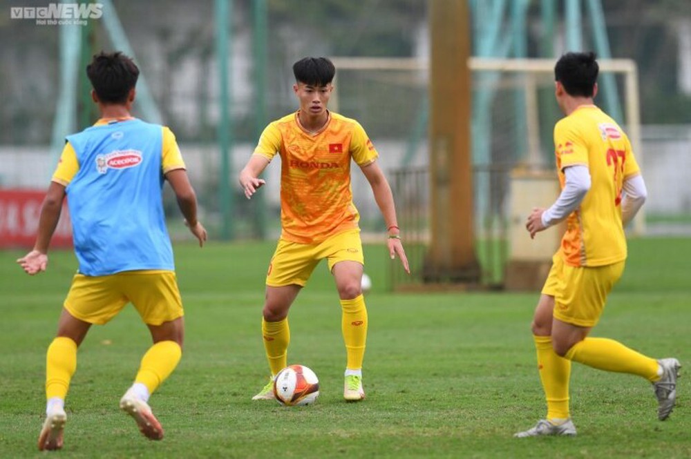 U23 Việt Nam đấu CLB Phú Thọ: Buổi tổng duyệt đầu tiên của HLV Troussier - Ảnh 2.