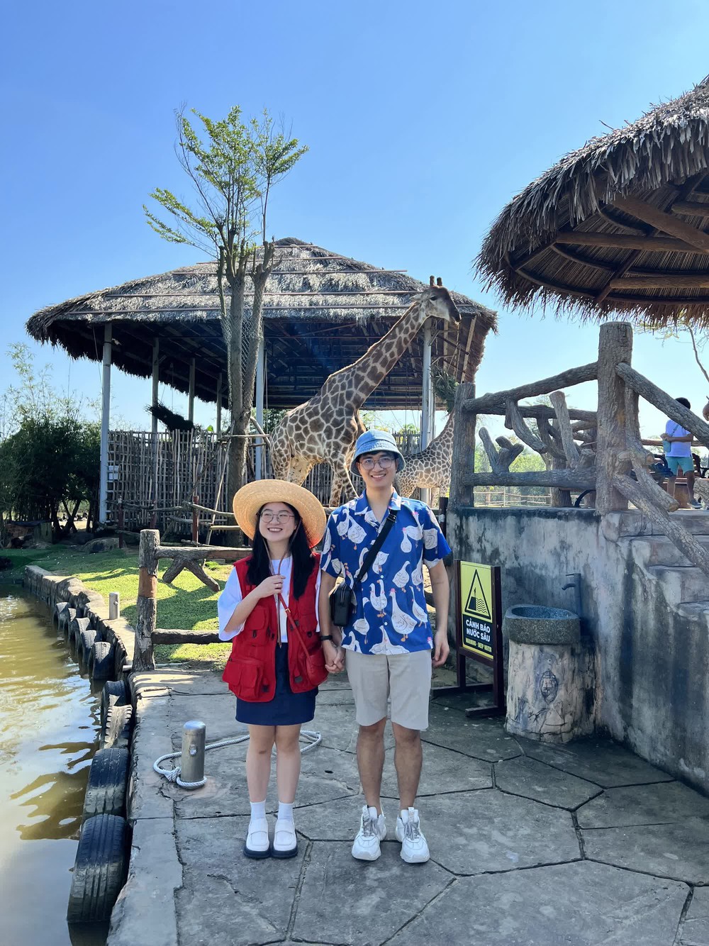 Cặp vợ chồng “gây sốt” mạng xã hội bởi tình yêu “lầy lội”