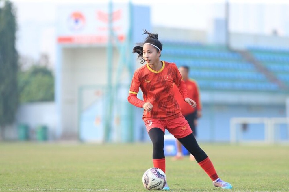 Nhan sắc ngọt ngào của nữ đội trưởng U20 Việt Nam gây sốt mạng xã hội - Ảnh 6.