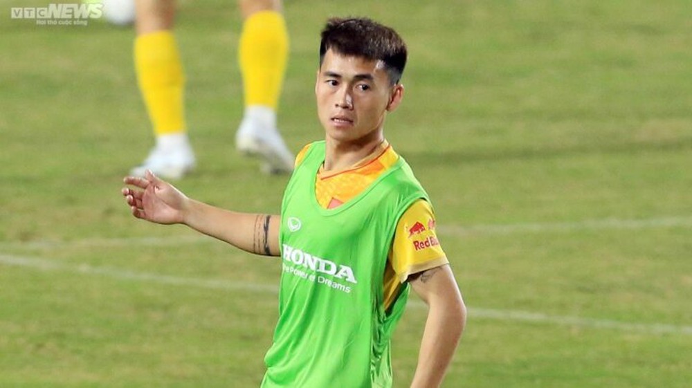 Cảnh éo le của cầu thủ U23 Việt Nam: HLV Troussier loại, CLB không ký hợp đồng - Ảnh 1.